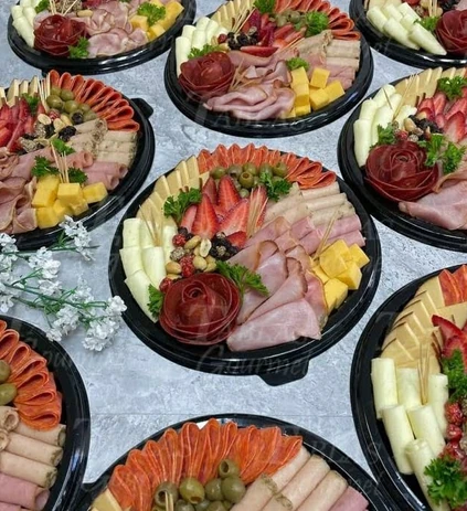 Bandejas de banquetes y catering